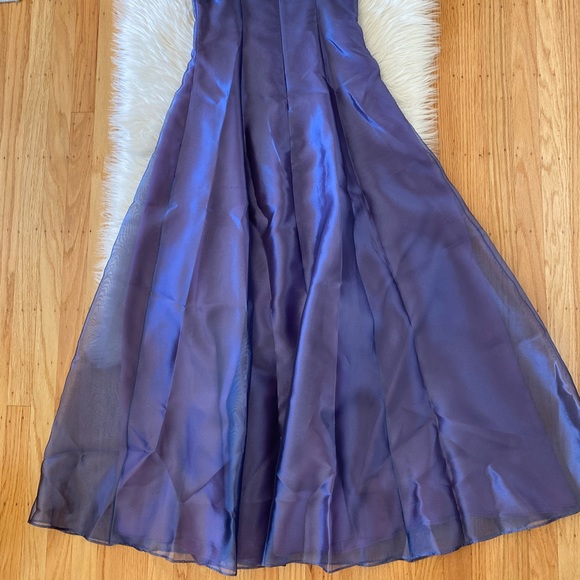 Night Way purple taffeta full length gown - Picture 11 of 13